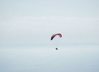 Parapendio Nel Cielo Blu